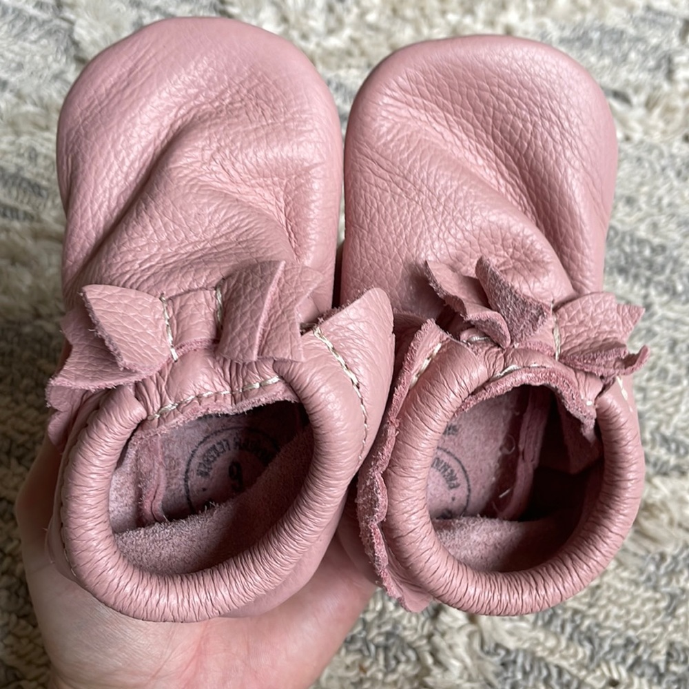 Freshly picked mini sole II blush moccs